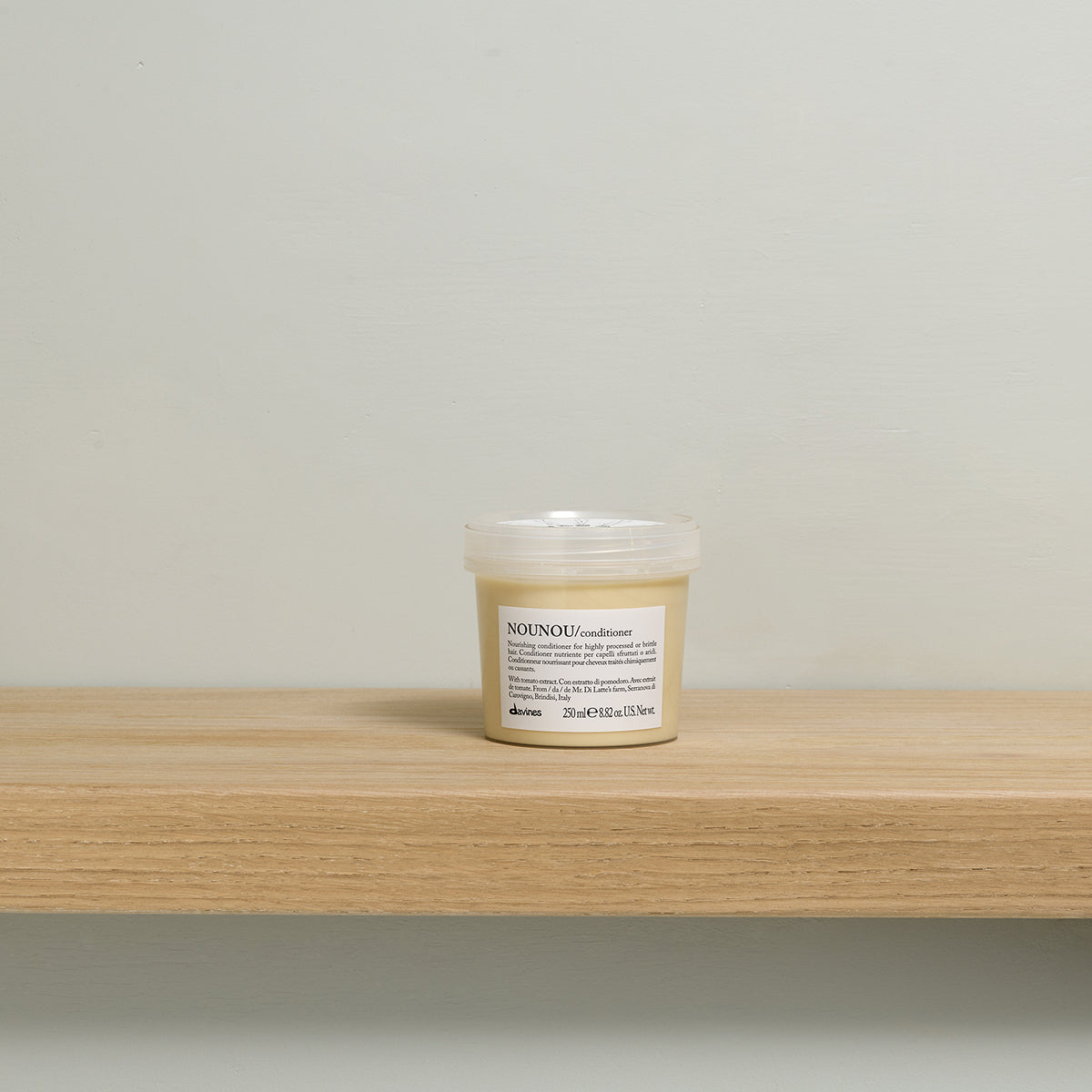 Translation missing: it.products.general.vendor: ESSENTIAL HAIRCARE NOUNOU Conditioner  Balsamo ricco e districante per capelli secchi, fragili o trattati. Nutre, idrata e ammorbidisce, per capelli setosi e luminosi. -100x.jpg?v=1750761017