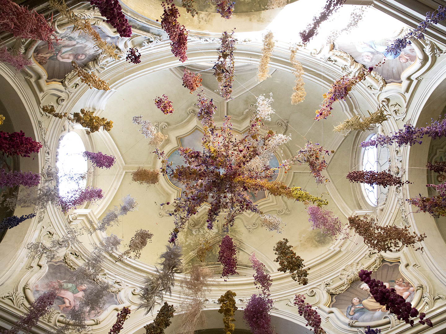 Florilegium, il cielo di fiori di Rebecca Louise Law