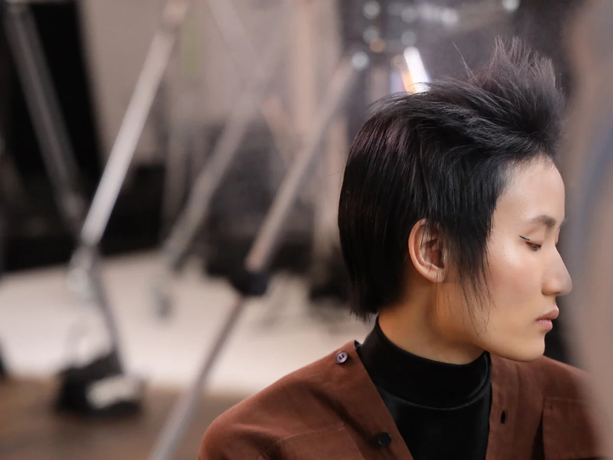 Capelli fini? Dona volume con un "finto" taglio corto sfilato