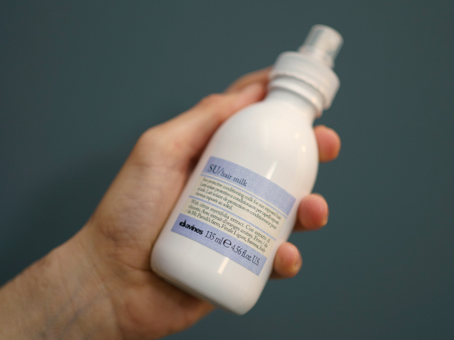 Come proteggere i capelli al mare e durante l’estate