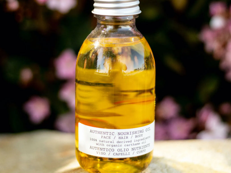 I benefici dell’olio di jojoba: proprietà per pelle e capelli