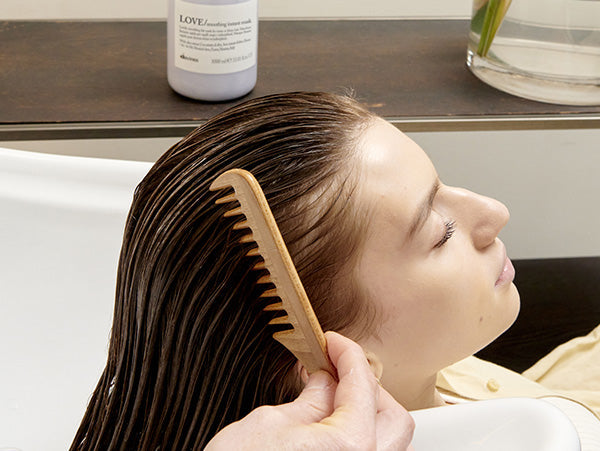 Nodi ai capelli: cause, come prevenirli e come districarli