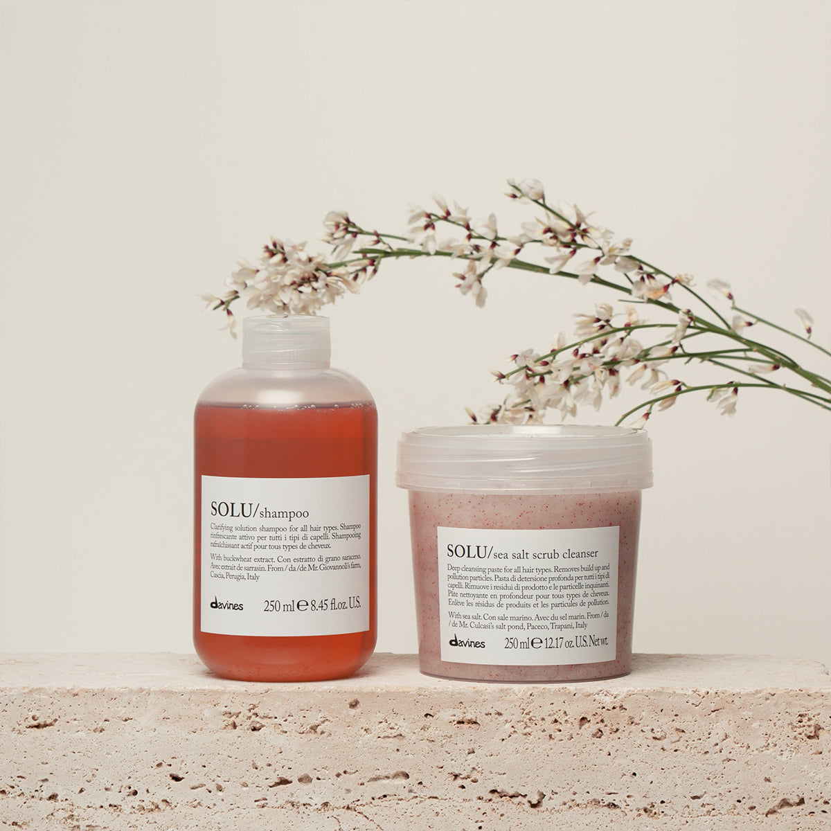 Translation missing: it.products.general.vendor: ESSENTIAL HAIRCARE SOLU Sea Salt Scrub Cleanser  Scrub capelli esfoliante al sale marino per la pulizia profonda del cuoio capelluto -100x.jpg?v=1750763422
