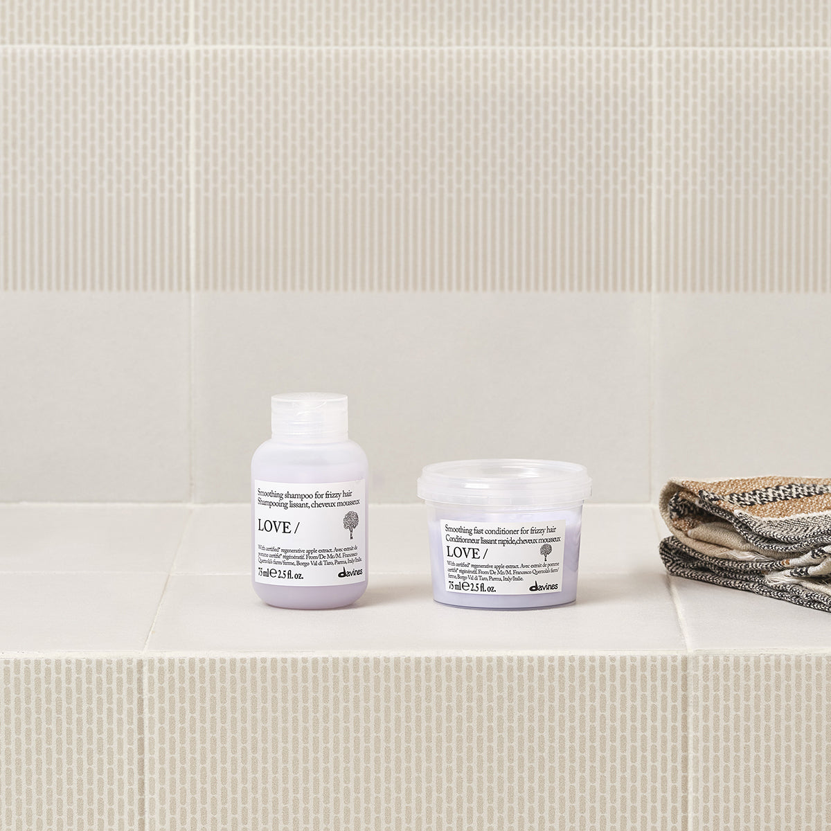 
Davines LOVE Smoothing Shampoo - Shampoo lisciante per capelli crespi o indisciplinati