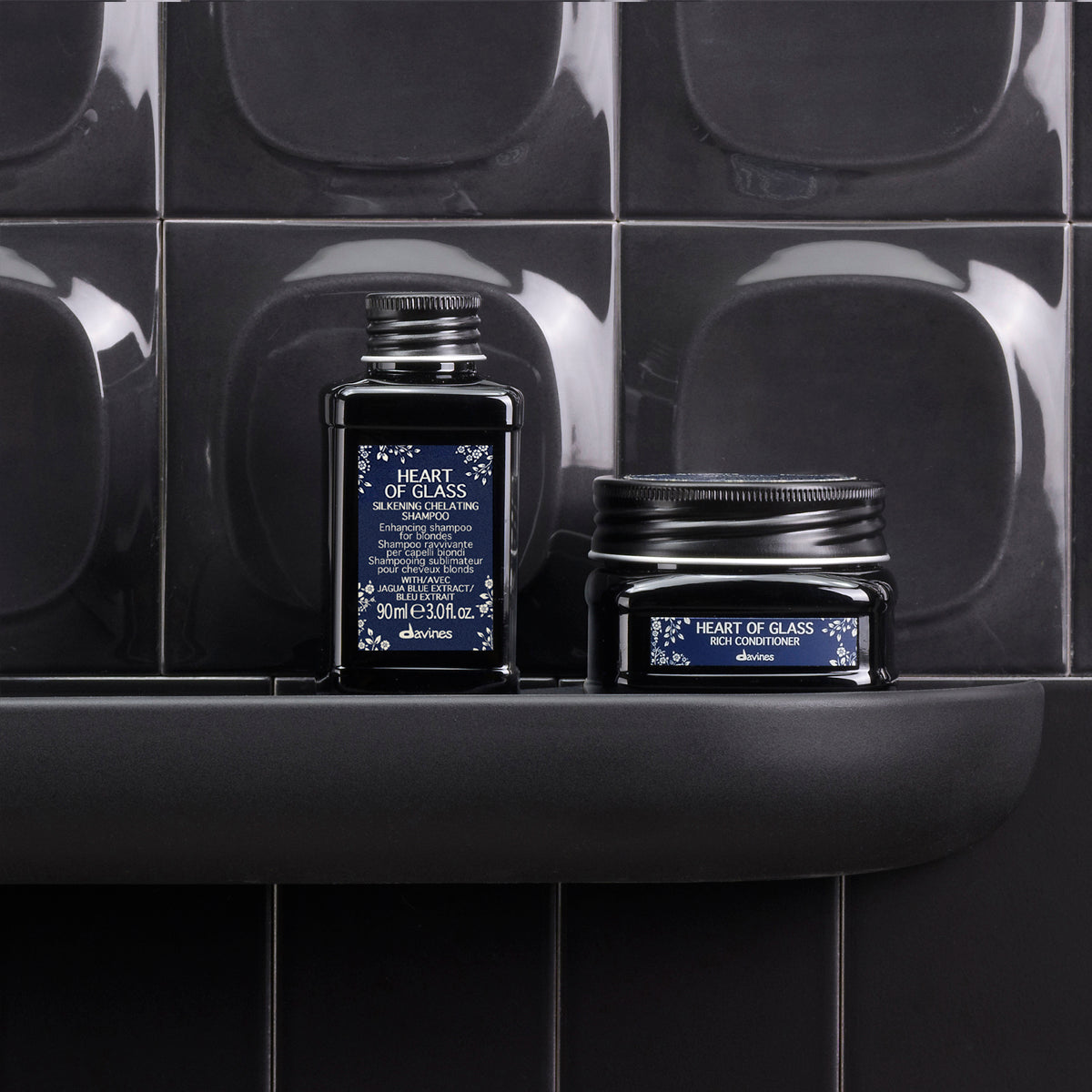 Translation missing: it.products.general.vendor: THERE MUST BE AN ANGEL Heart of Glass Silkening Chelating Shampoo Shampoo rinforzante per capelli biondi-100x.jpg?v=1761916010
